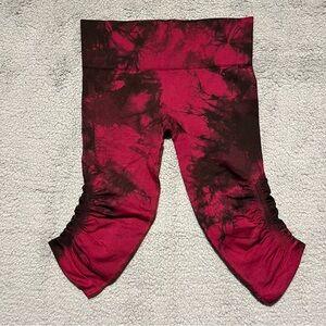 Lululemon Women’s size 6 In The Flow Red Tye Dye